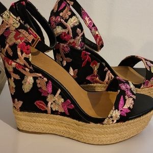 Black platform espadrilles.